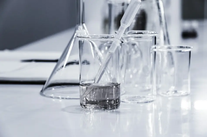 Jak sterylizować szkło laboratoryjne?